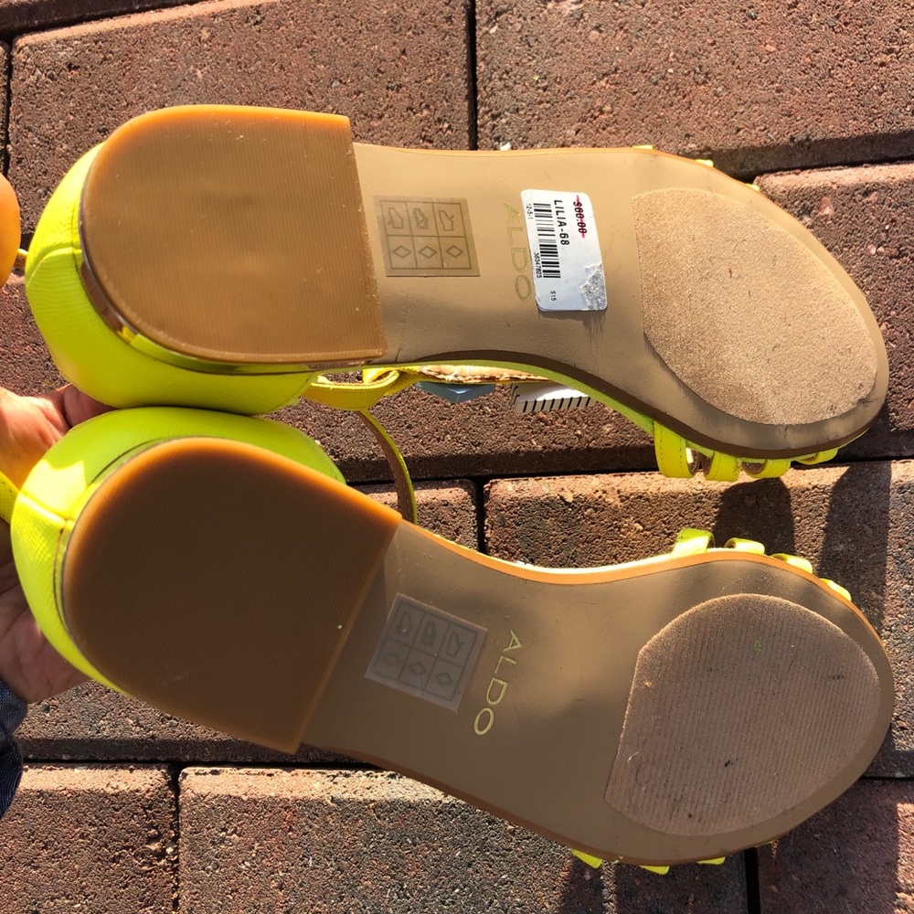 Aldo Neon Yellow Sandals with Geometric Accents - Picture 5 of 11